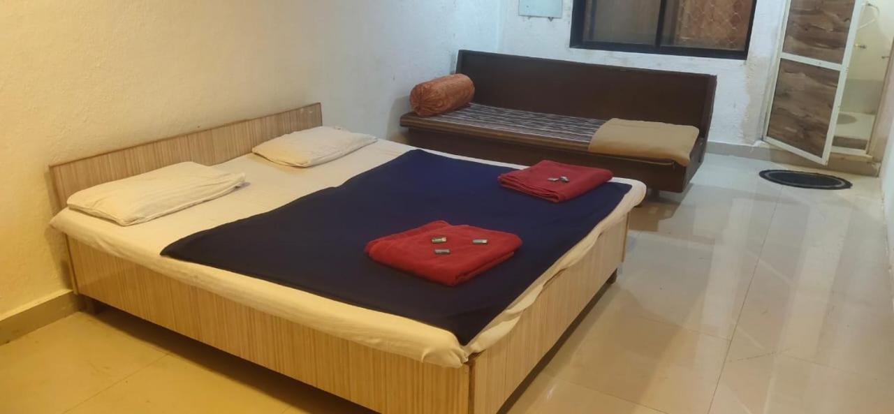 Hotel Hilltone Veg Non Veg Matheran Extérieur photo
