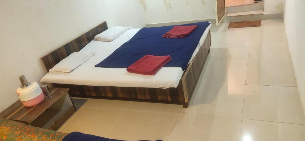 Hotel Hilltone Veg Non Veg Matheran Extérieur photo