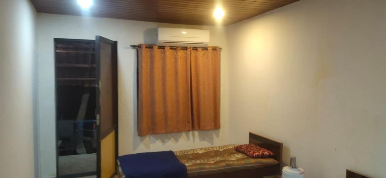 Hotel Hilltone Veg Non Veg Matheran Extérieur photo