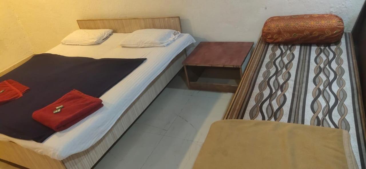 Hotel Hilltone Veg Non Veg Matheran Extérieur photo