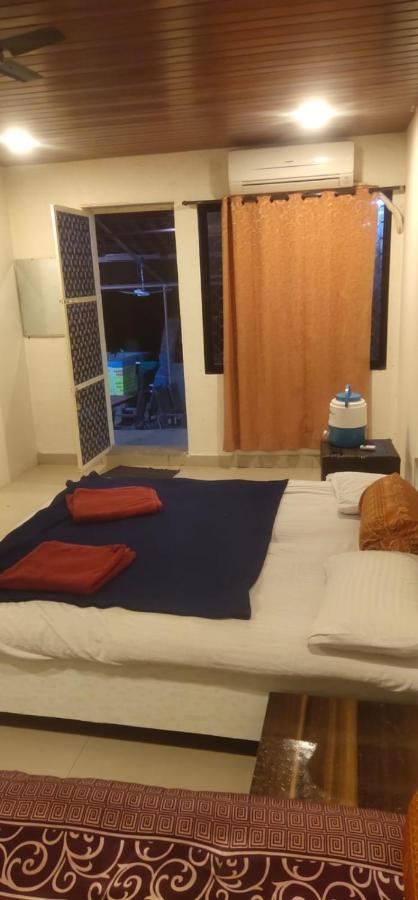 Hotel Hilltone Veg Non Veg Matheran Extérieur photo