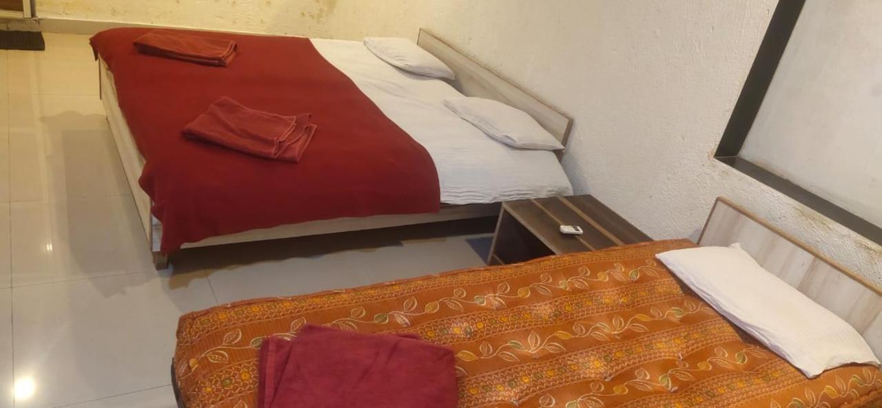 Hotel Hilltone Veg Non Veg Matheran Extérieur photo